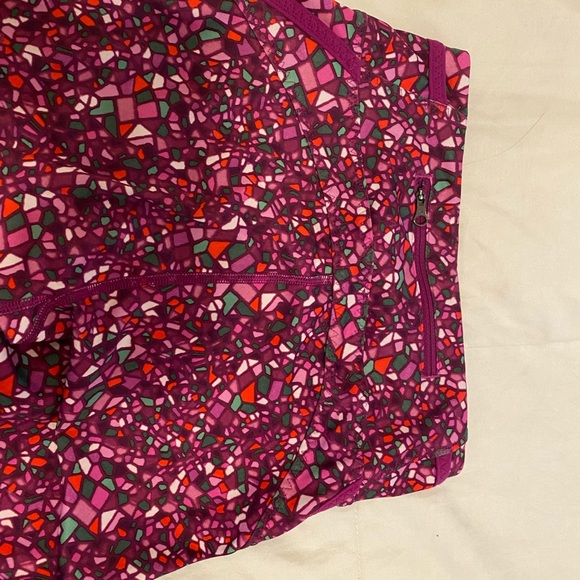 LULULEMON CROPPED LEGGINGS !! - Picture 3 of 6